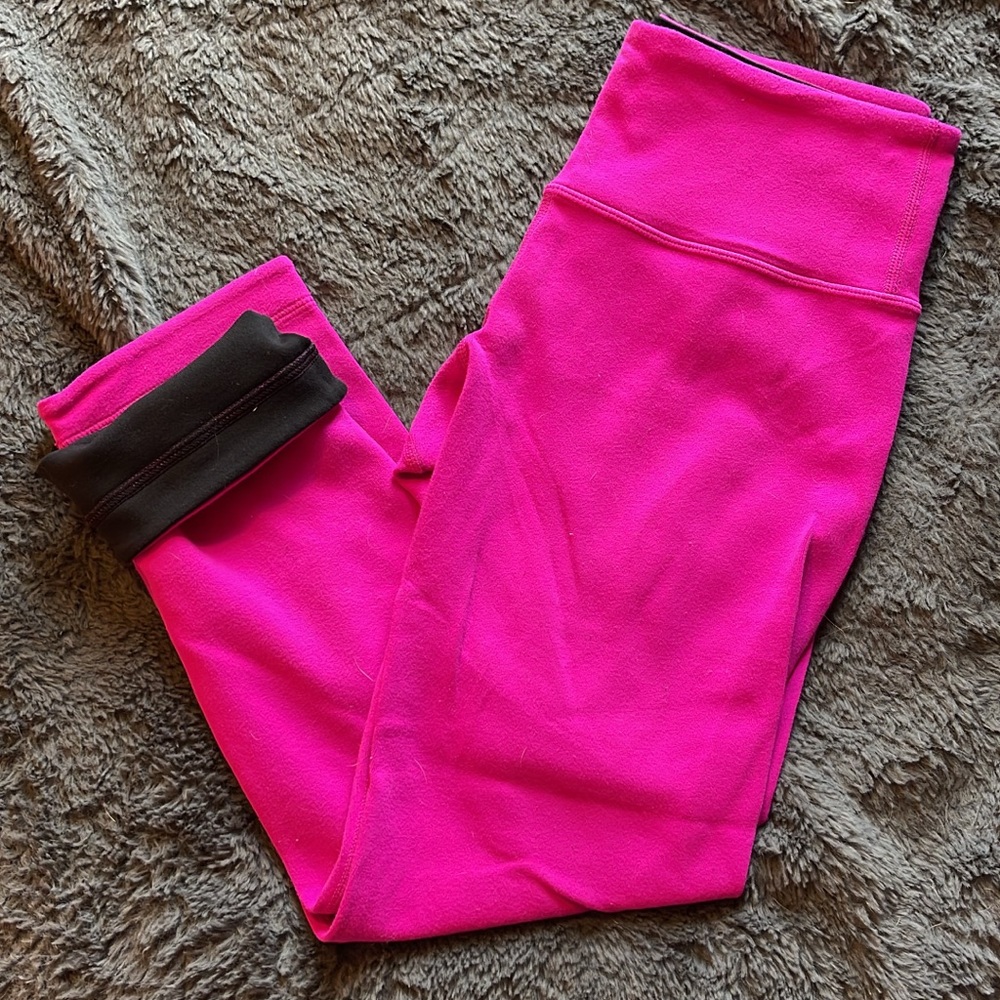 Lululemon Wunder Unders Reversible Capri - Paris Pink/Black